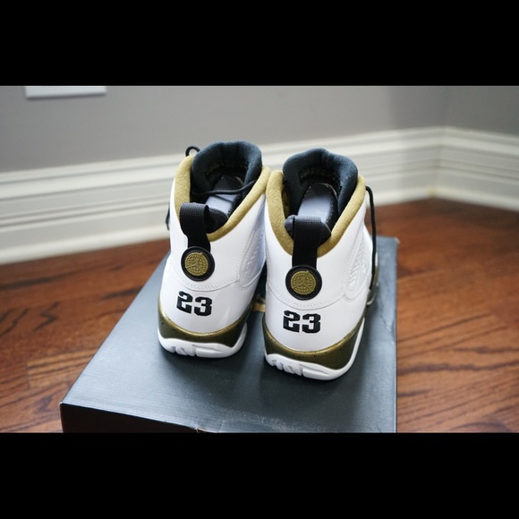 AUTHENTIC Air Jordan 9 Retro - Picture 4 of 5